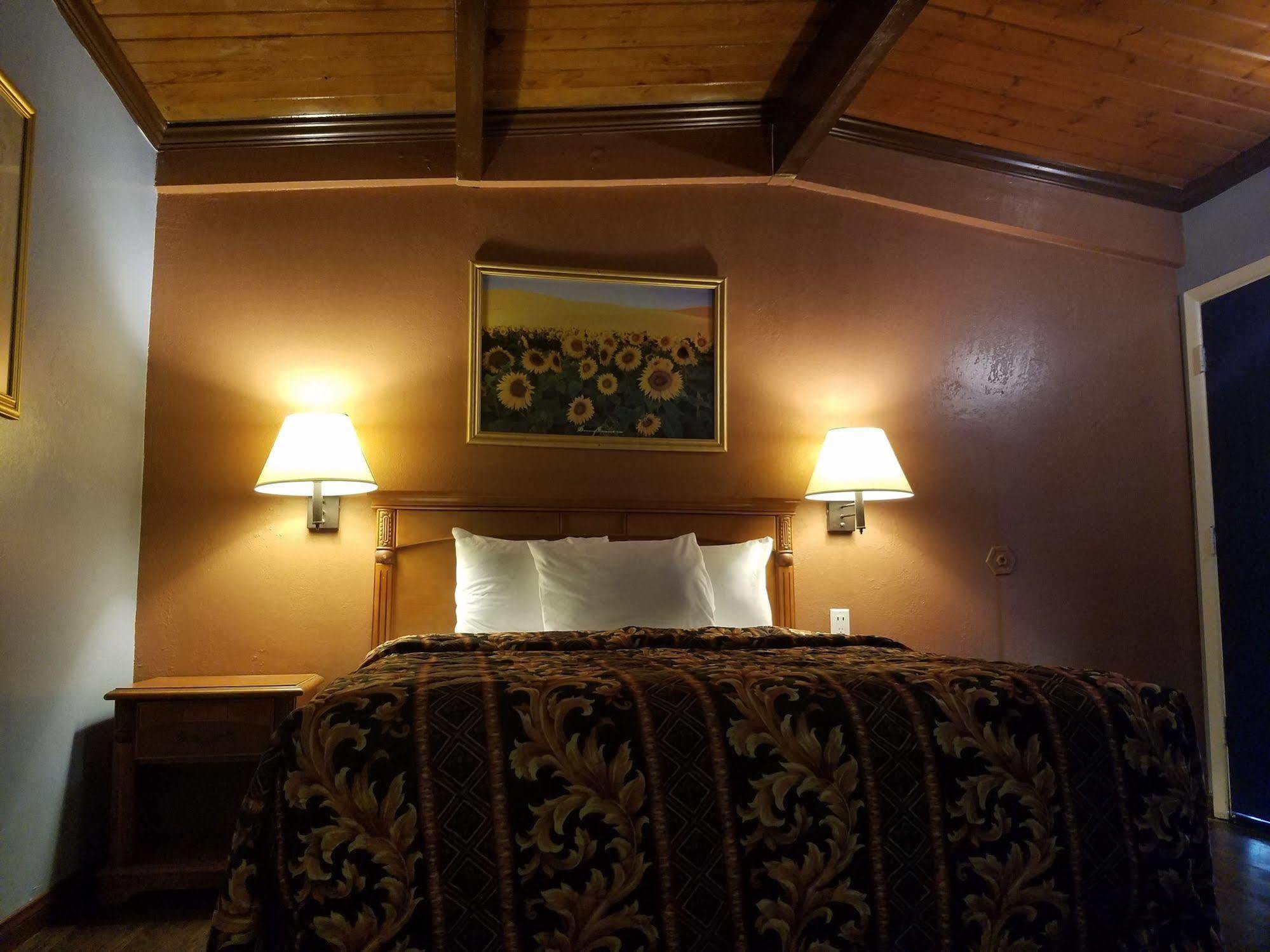 Del Aire Inn Lennox Экстерьер фото